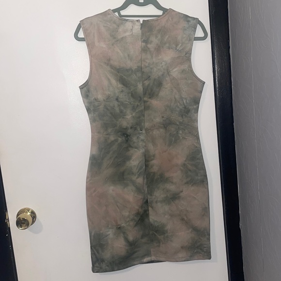 Black label by C’est Toi size Medium Dress - Picture 2 of 4